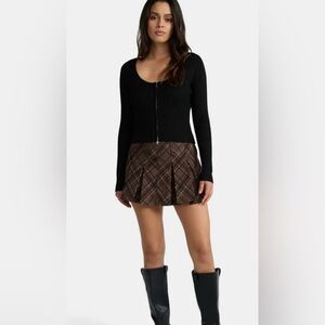 Steve Madden Women's Black Ribbed 2-Way Zipper Crop Top